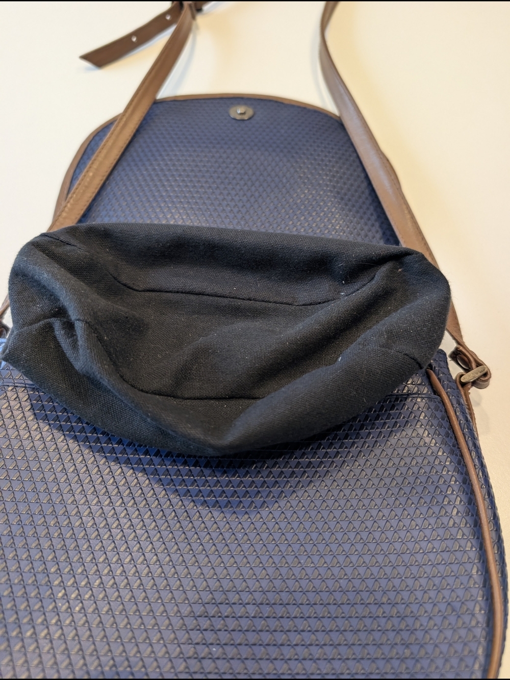 Vintage 80s Liz Claiborne Navy Blue Geometric Crossbody Saddle Bag - Picture 7 of 12